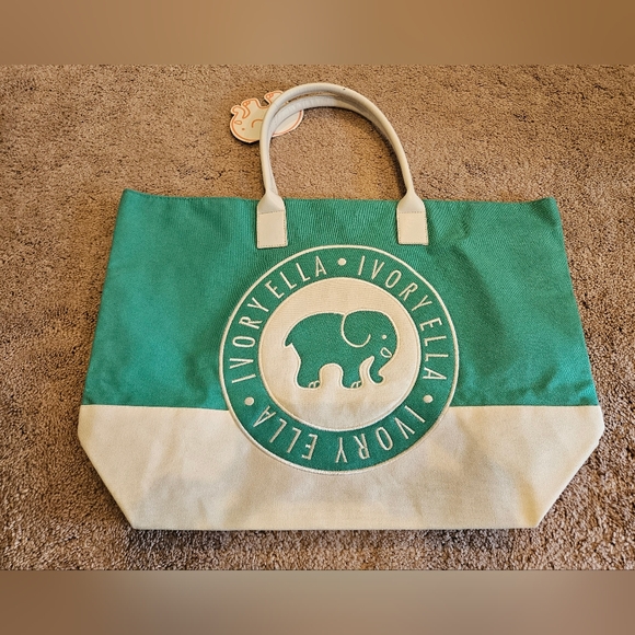 Ivory Ella new with tags Teal and White Beach Tote Bag- discontinued Model - Picture 1 of 9
